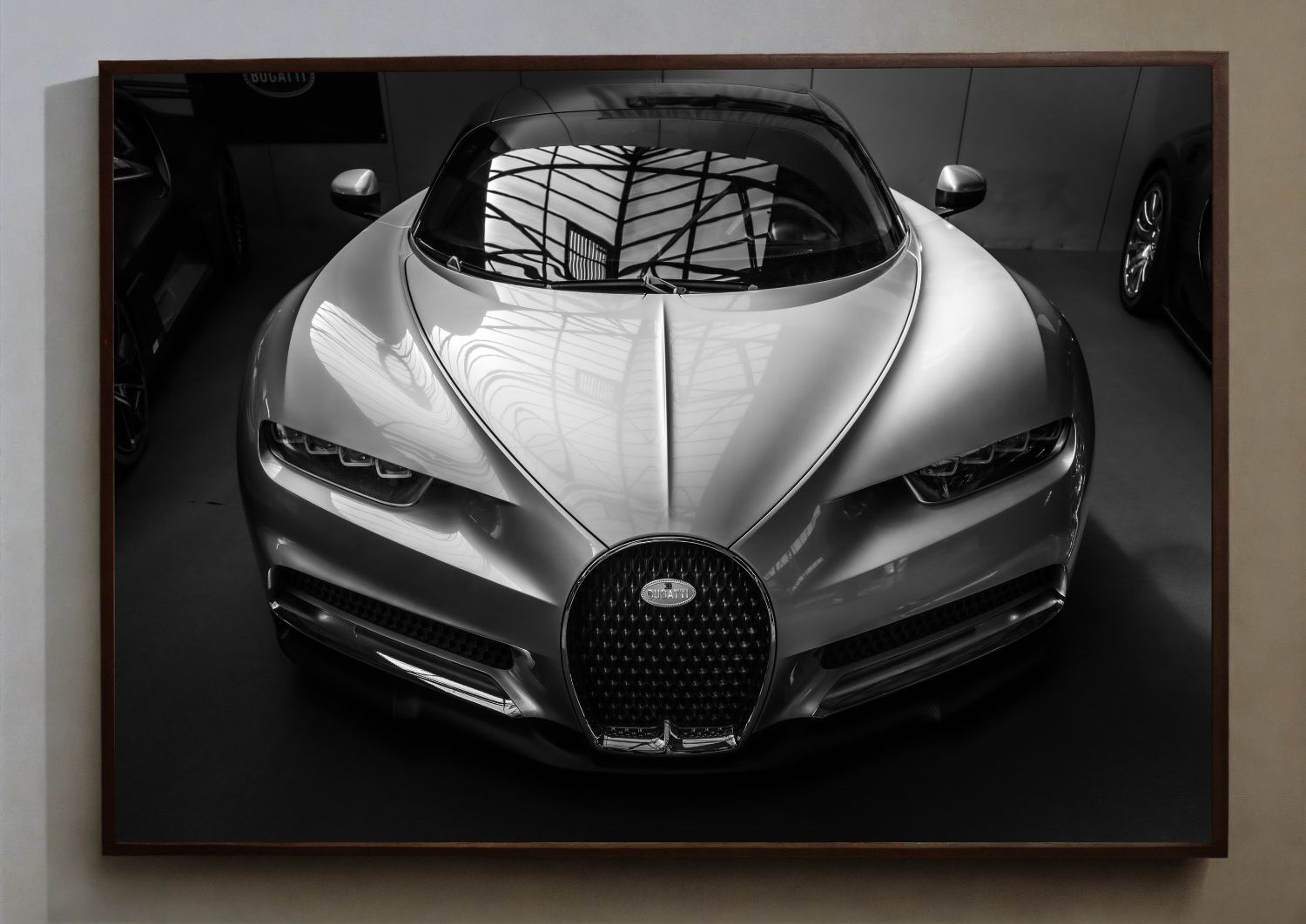 Quadro Decorativo Bugatti Chiron em Adesivo com Moldura Caixa